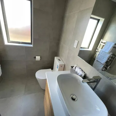 4 Bedroom Home Fully Furnished In Papakura, Auckland Exterior photo