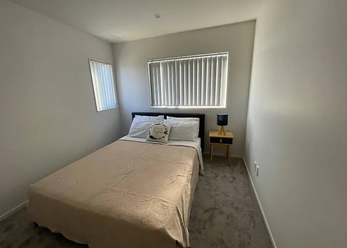 4 Bedroom Home Fully Furnished In Papakura, Auckland
