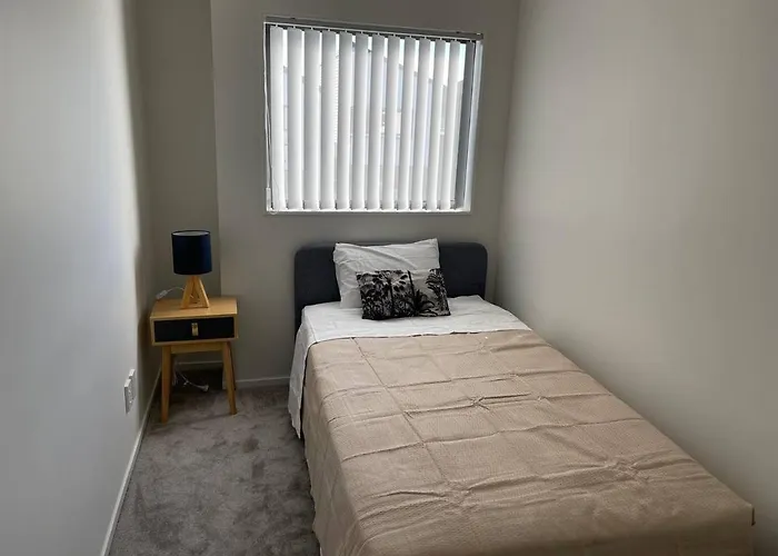 4 Bedroom Home Fully Furnished In Papakura, Auckland
